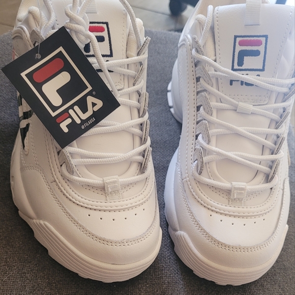 Filas - Picture 2 of 2